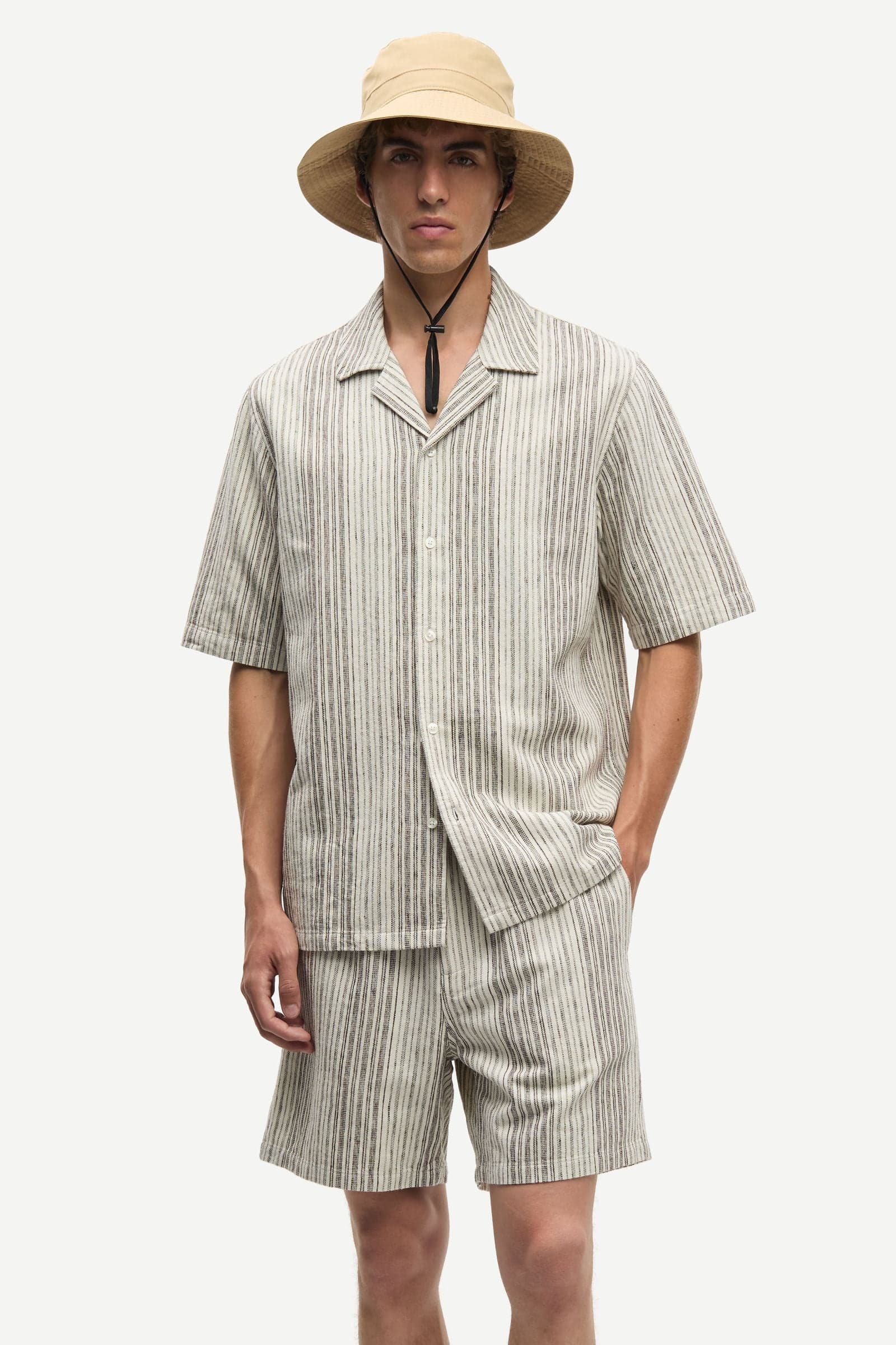 Oscar AX shirt 14749 Brown St.