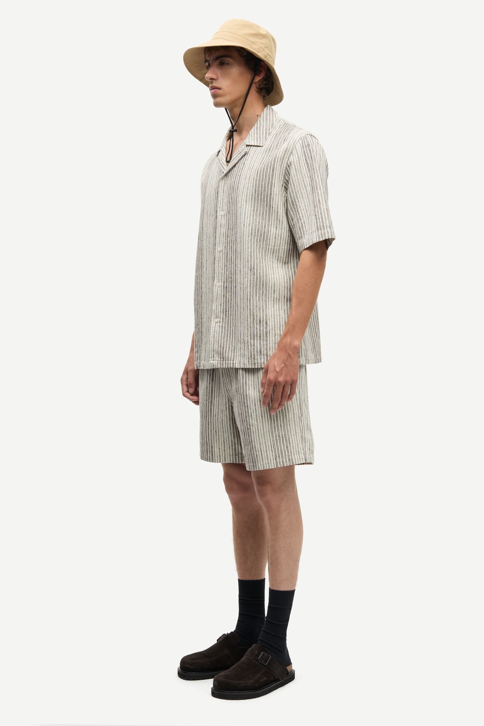 Oscar AX shirt 14749 Brown St.