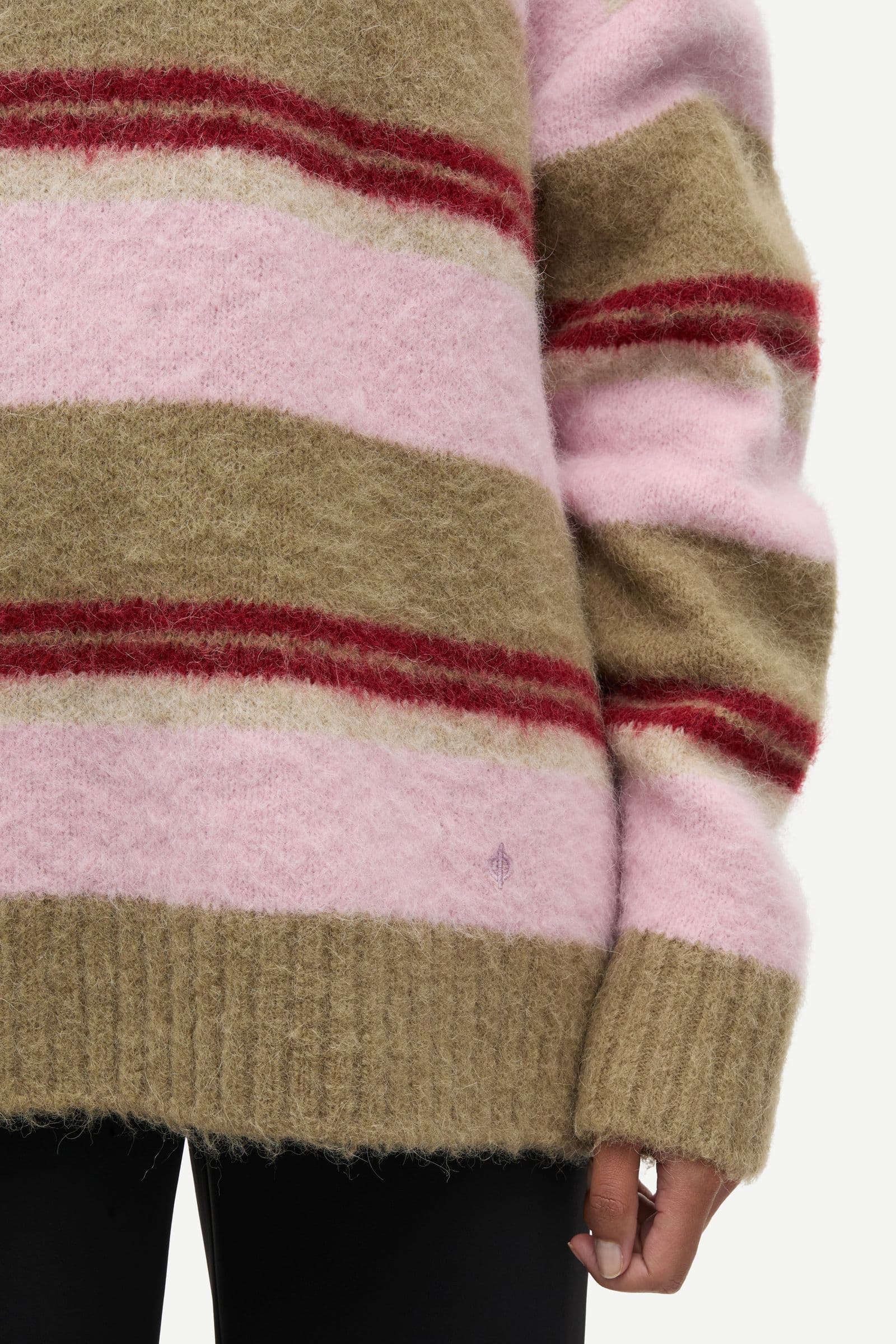 Sajeanne sweater 15425 Lead gray st.