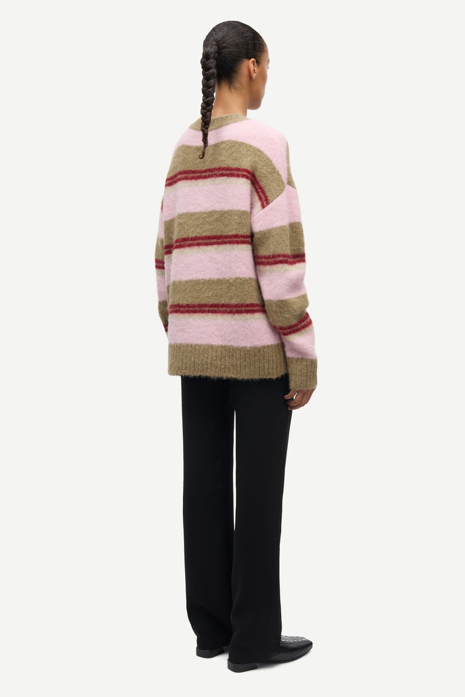Sajeanne sweater 15425 Lead gray st.