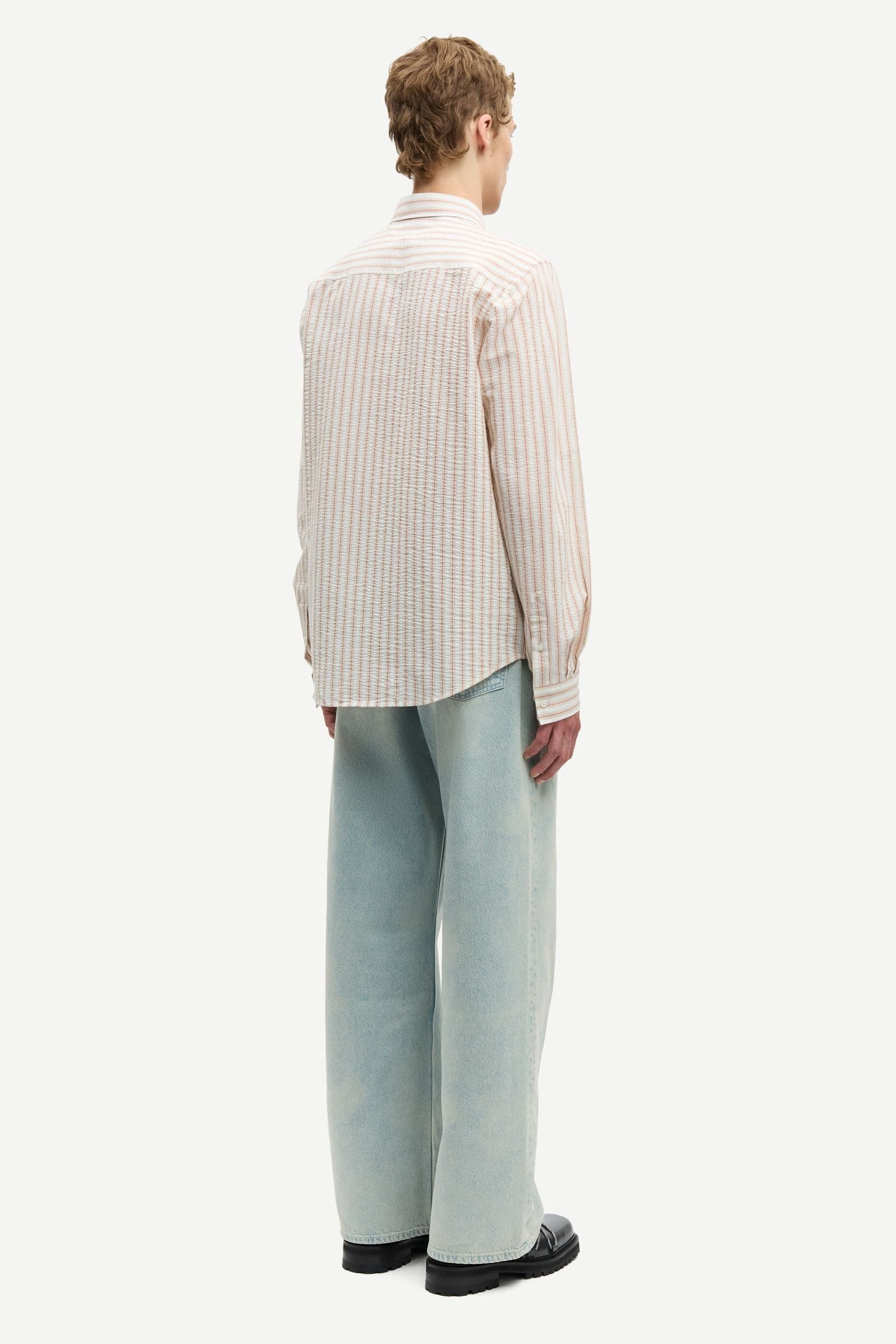 Saryan J shirt 15506 Aurora Red St.