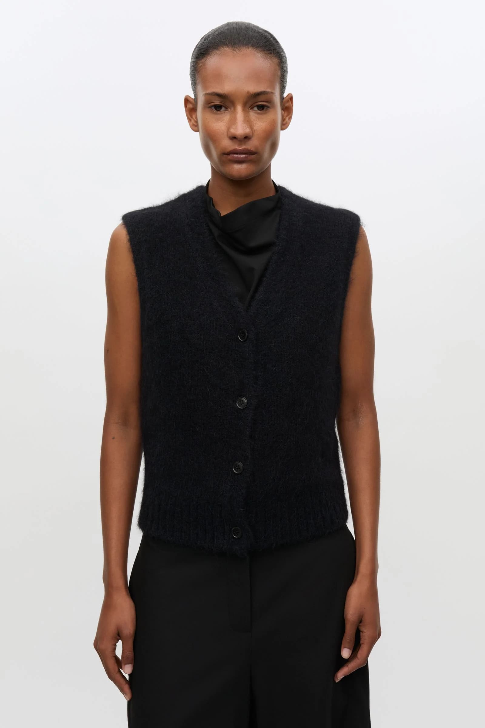 Sajeanne vest 15425 Black