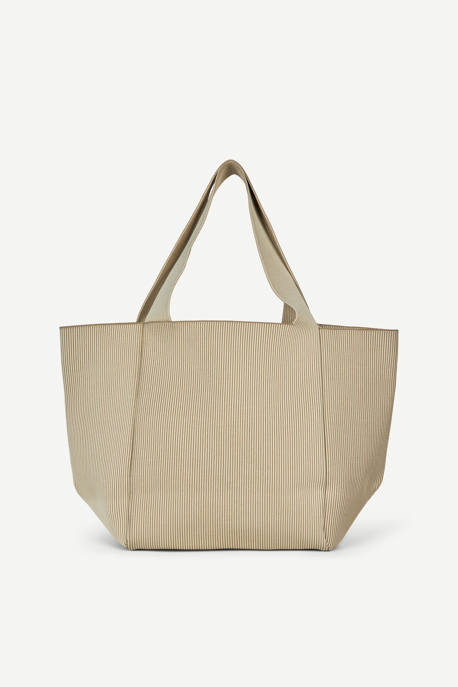 Samira tote 15948 Silver Fern St.