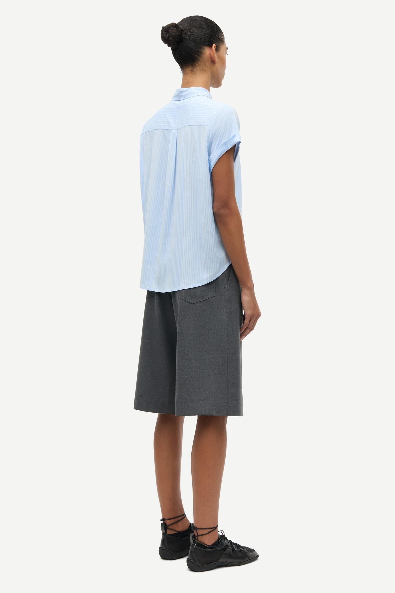 Saharper pleat shorts 16054 Ombre Blue