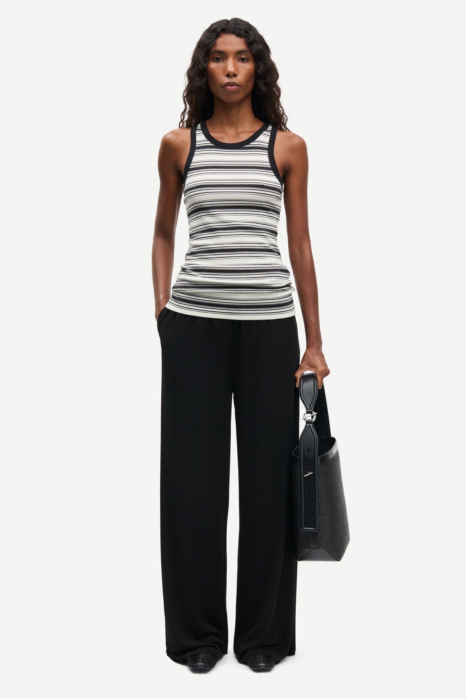 Saumi trousers 16113 Black