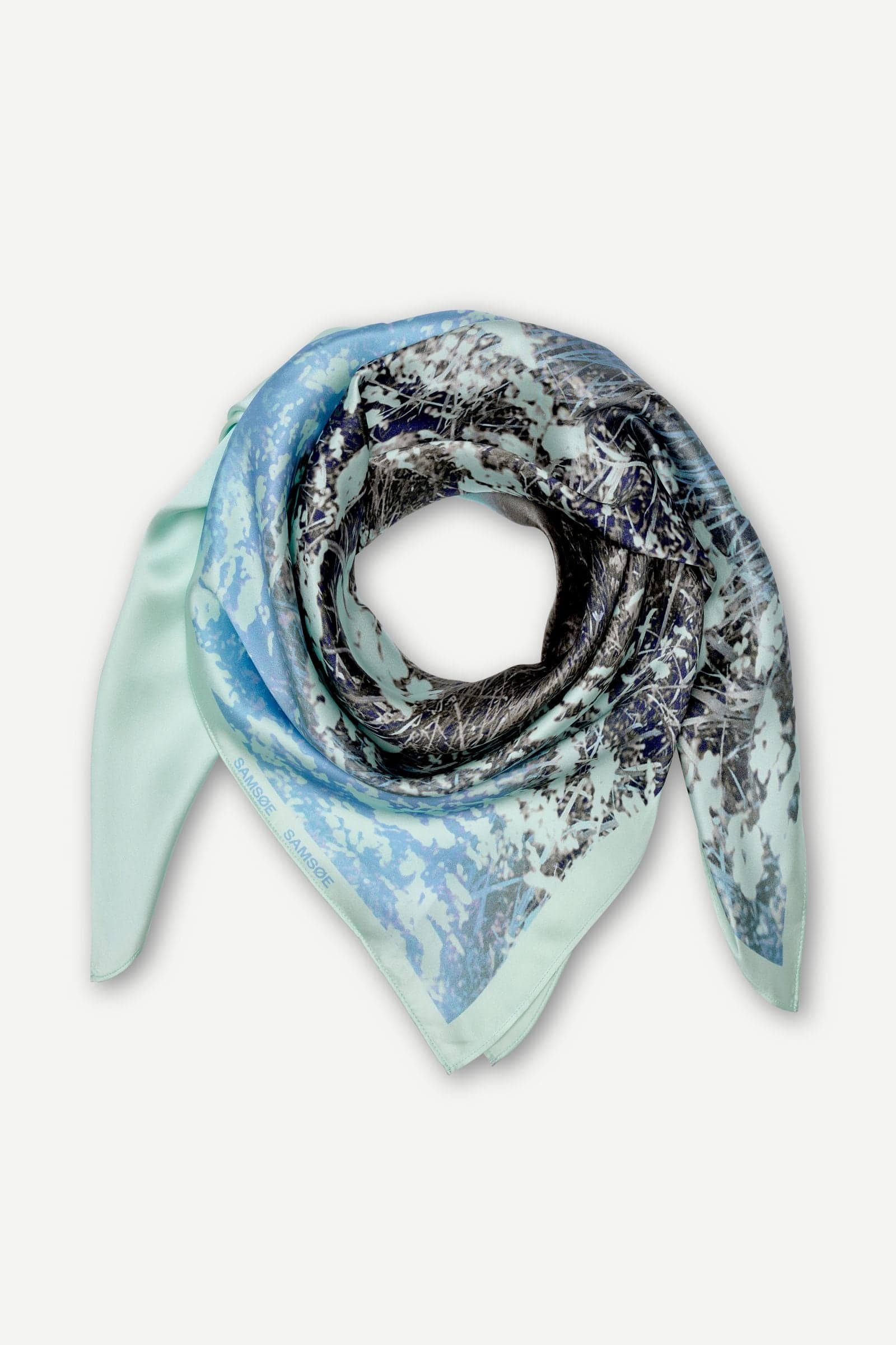 Saelli scarf 16034 Hazy Fields