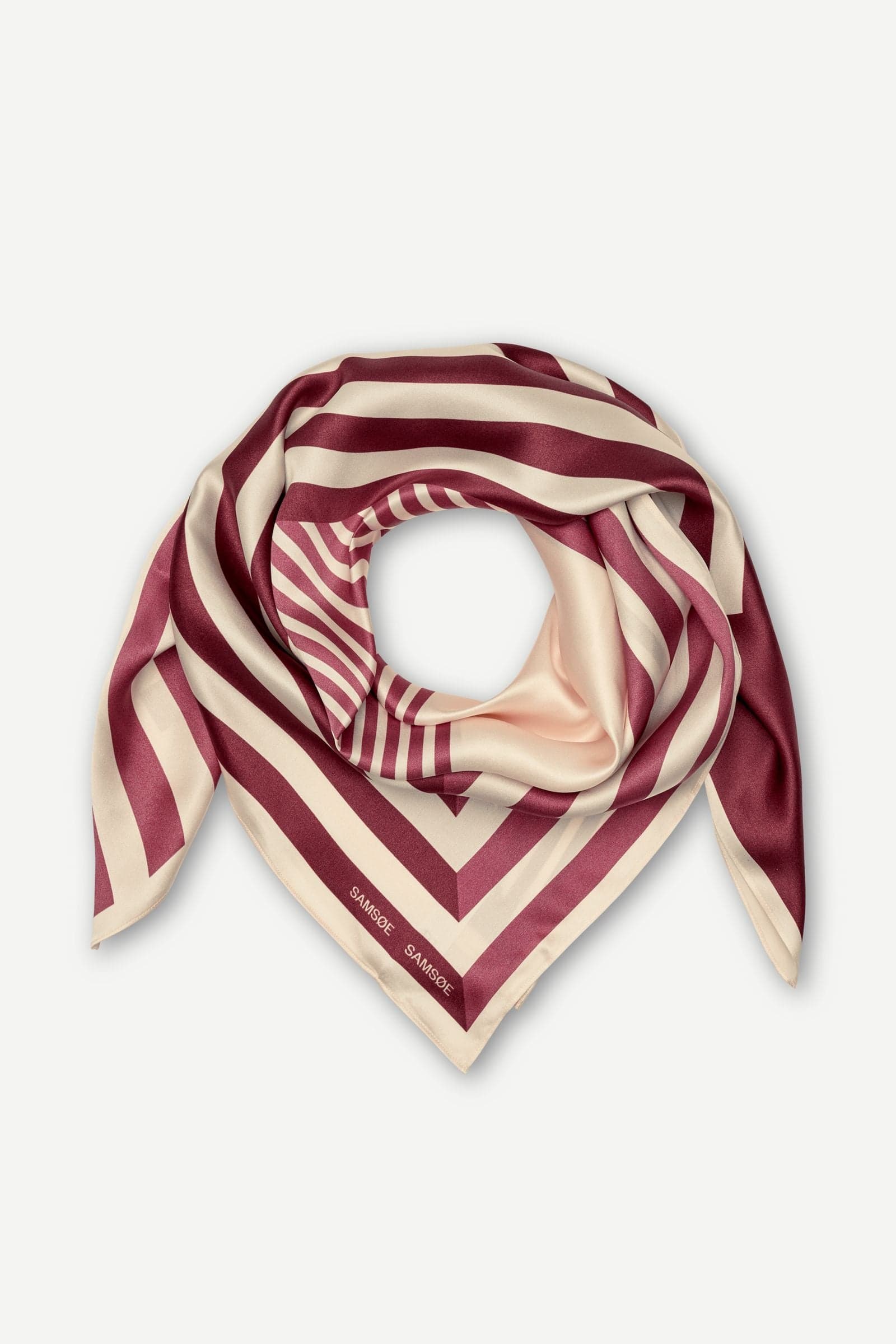 Saelli scarf 16034 Zinfandel St.
