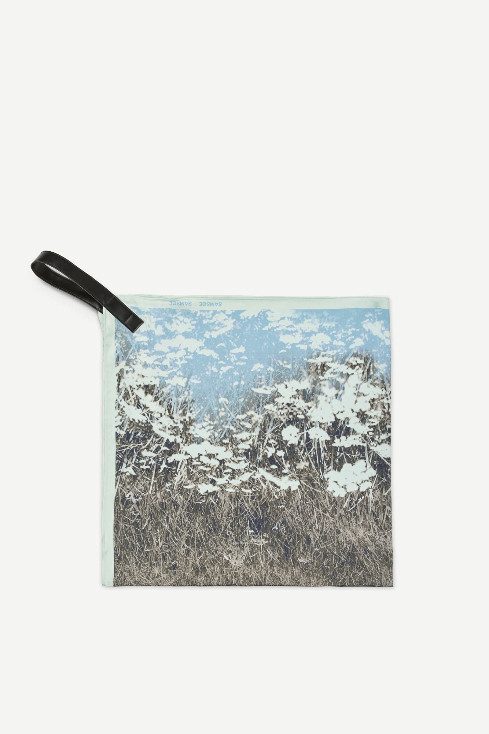 Saelli bag scarf 16034 Hazy Fields