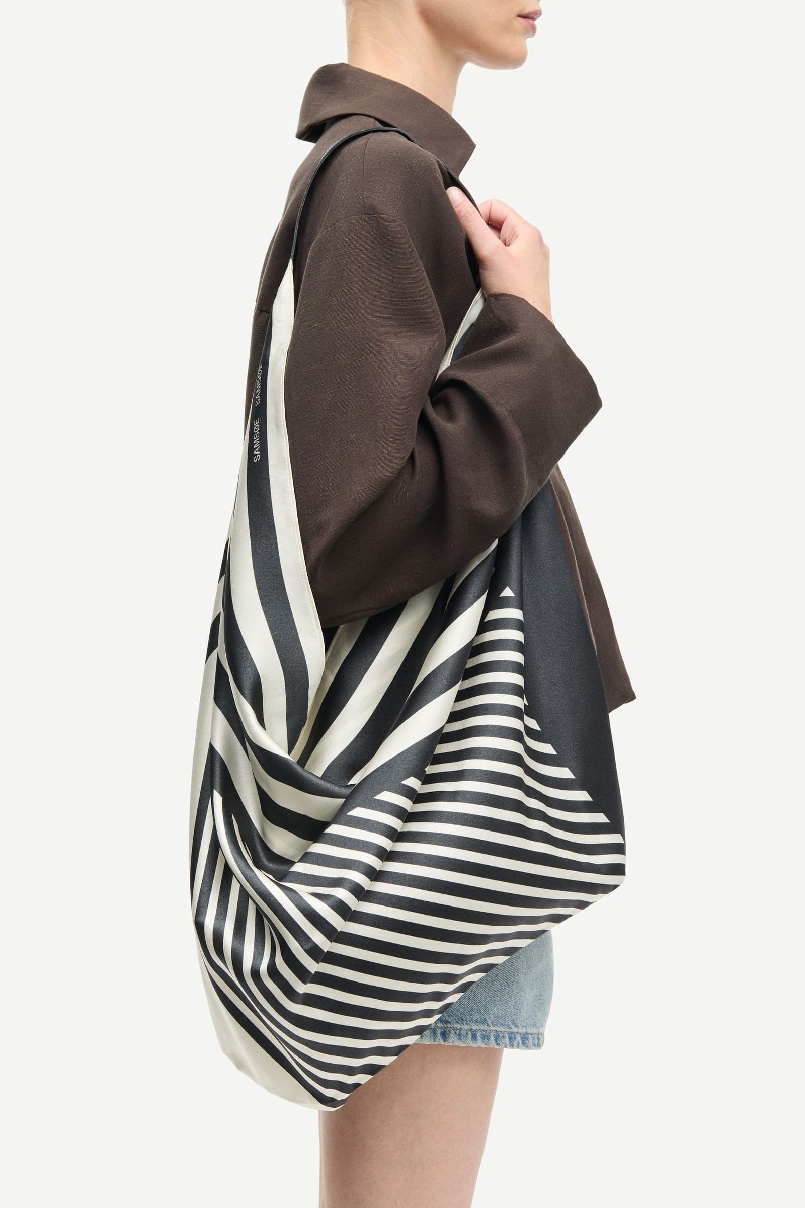Saelli bag scarf 16034 Black St.