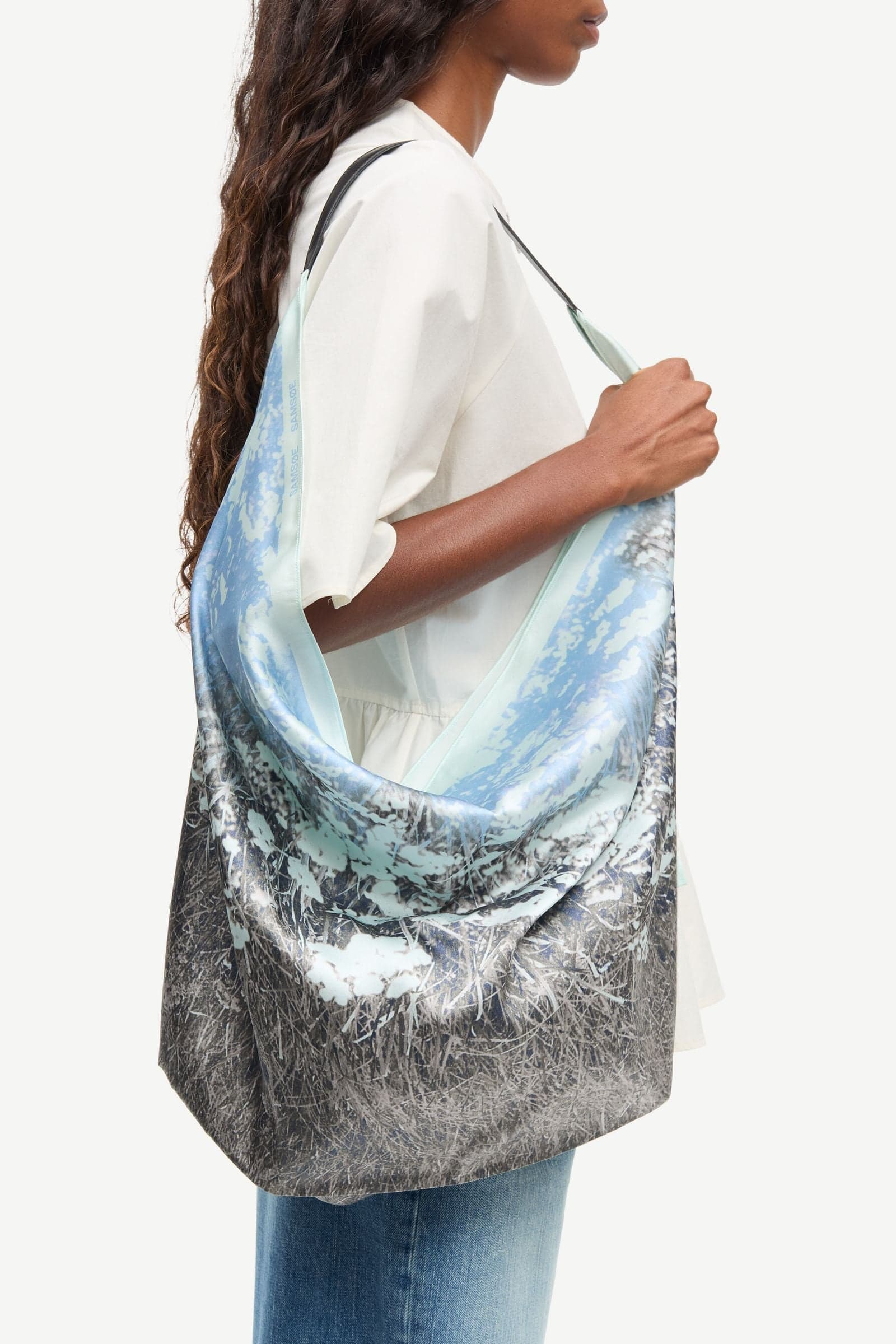Saelli bag scarf 16034 Hazy Fields