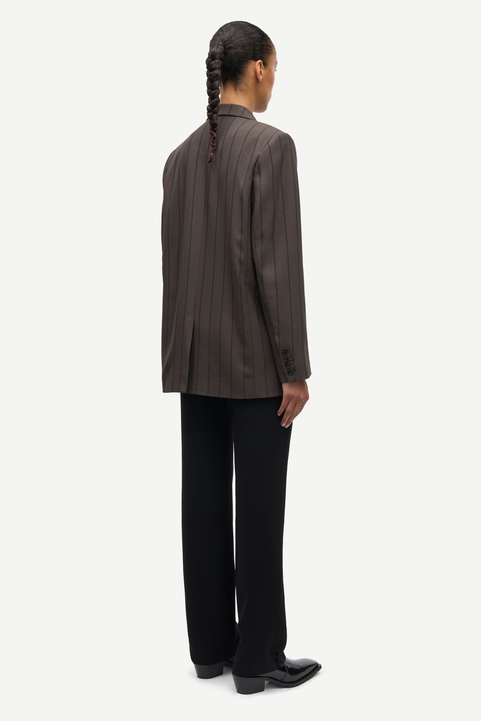Sahelly blazer 16178 Mulch St.