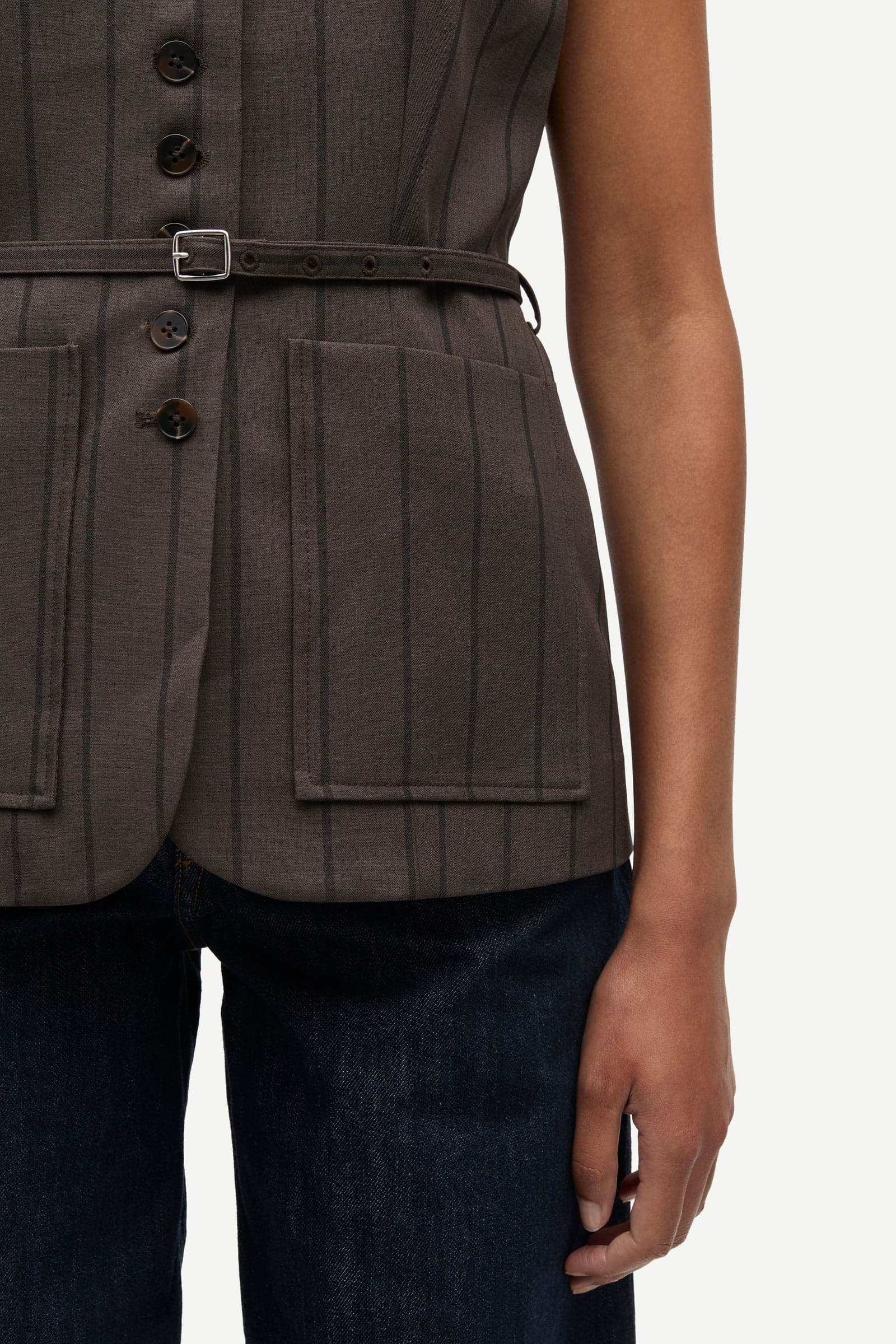Sahelly vest 16178 Mulch St.