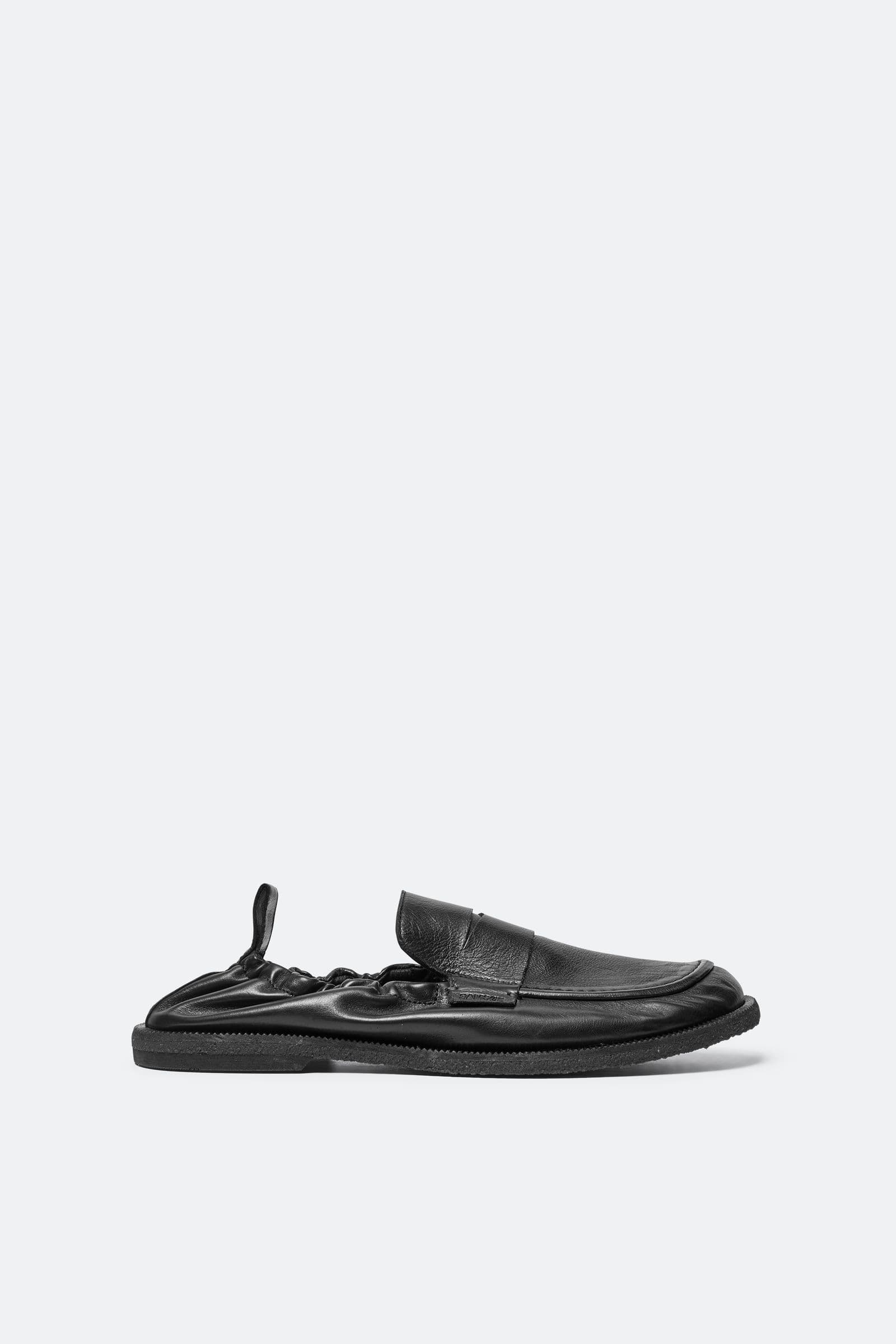 Saoakley slip on 15944 Black