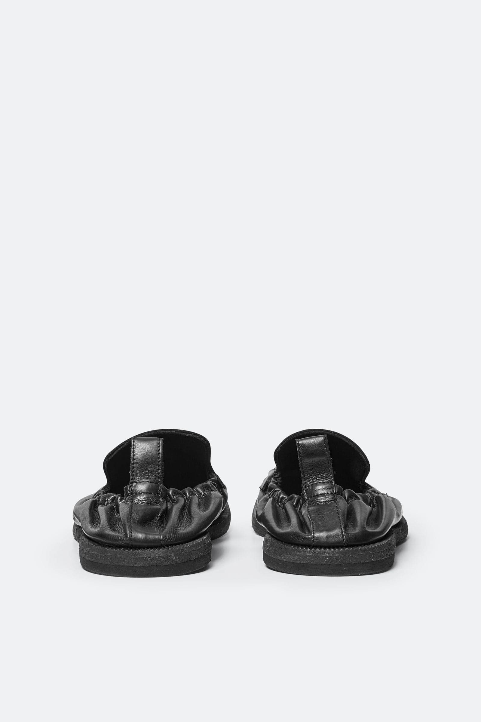 Saoakley slip on 15944 Black