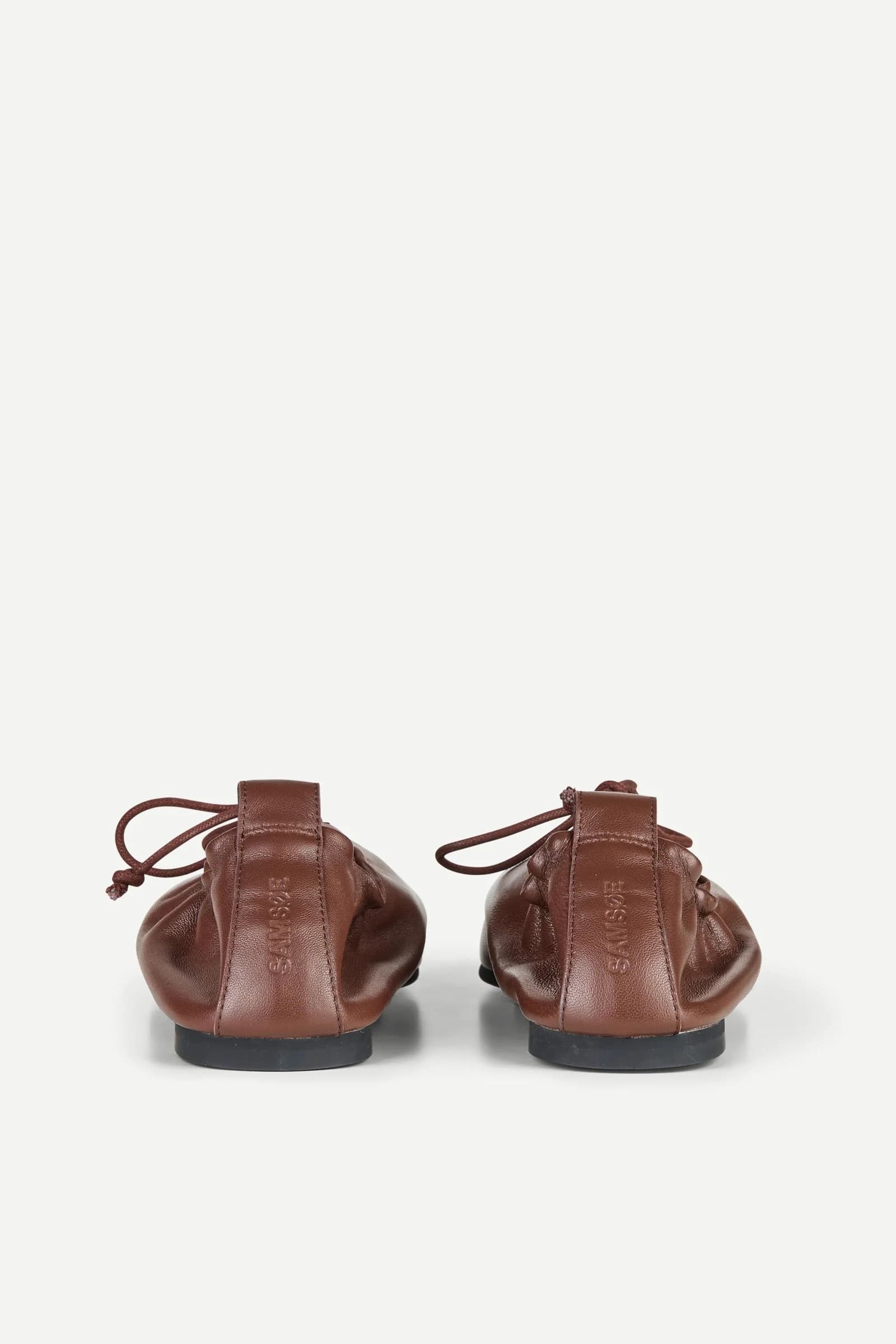 Salilli laced ballerina 15978 Potting Soil
