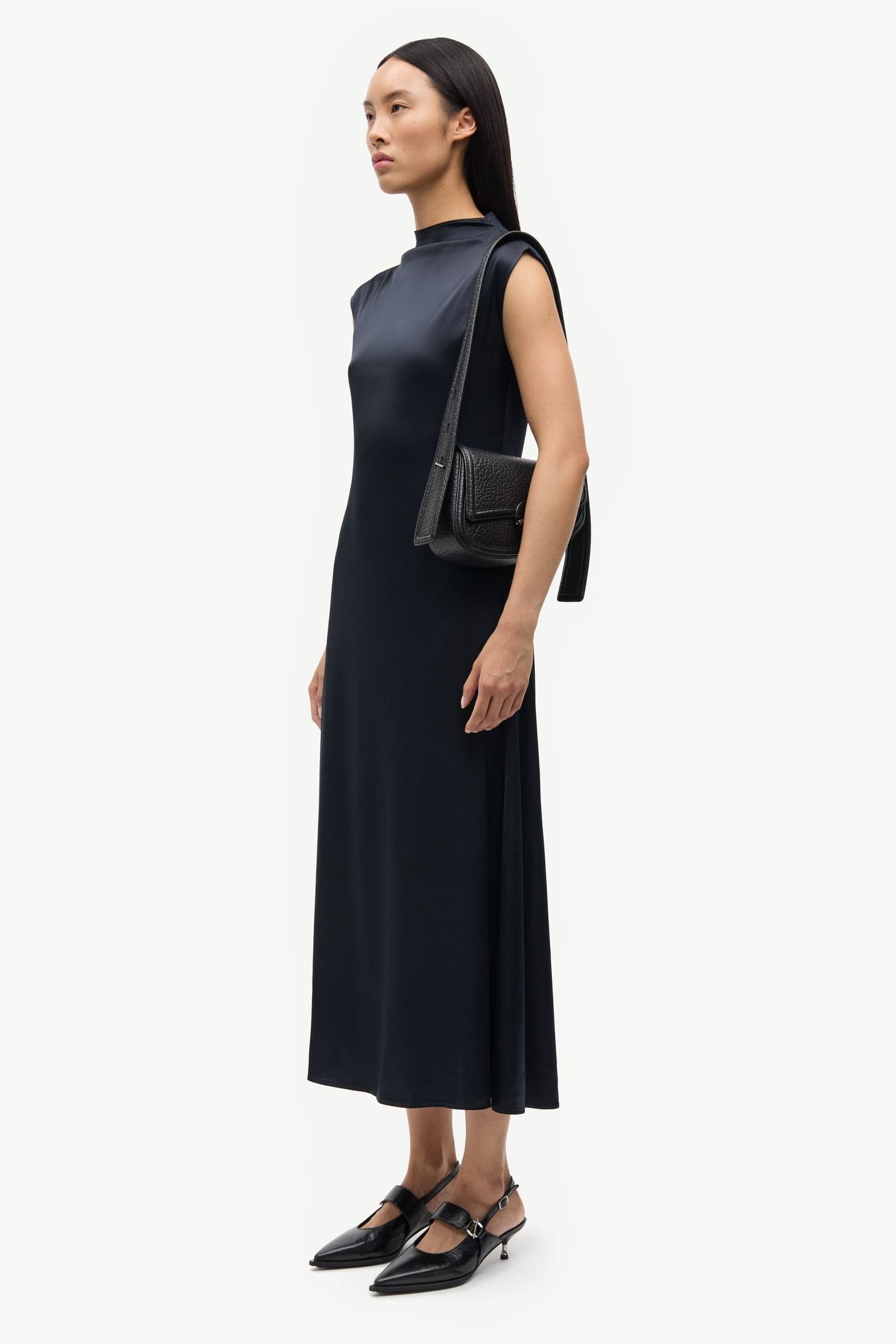 Sathio dress 16255 Salute